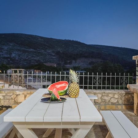 Villa Provenza Anafonítria Eksteriør billede