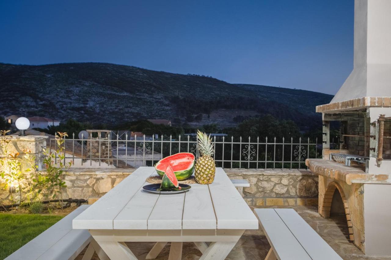 Villa Provenza Anafonítria Eksteriør billede