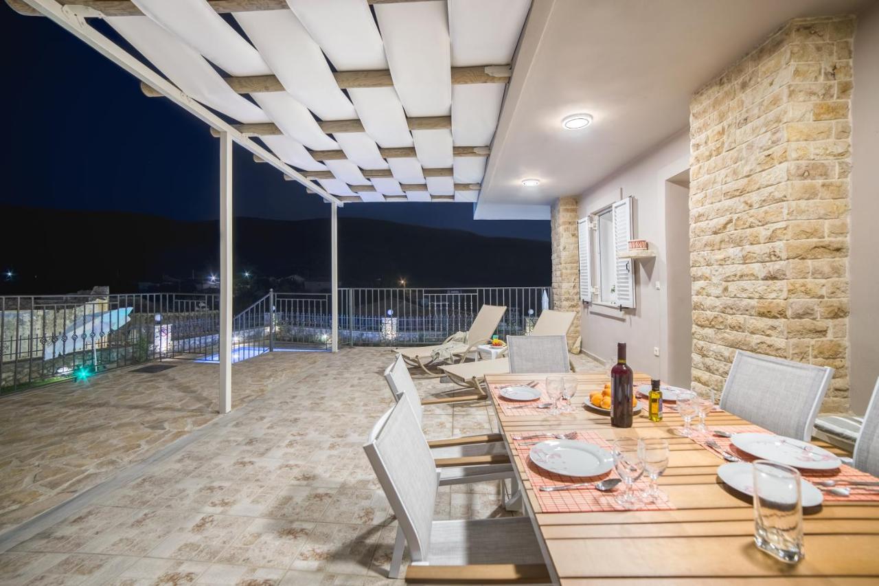 Villa Provenza Anafonítria Eksteriør billede