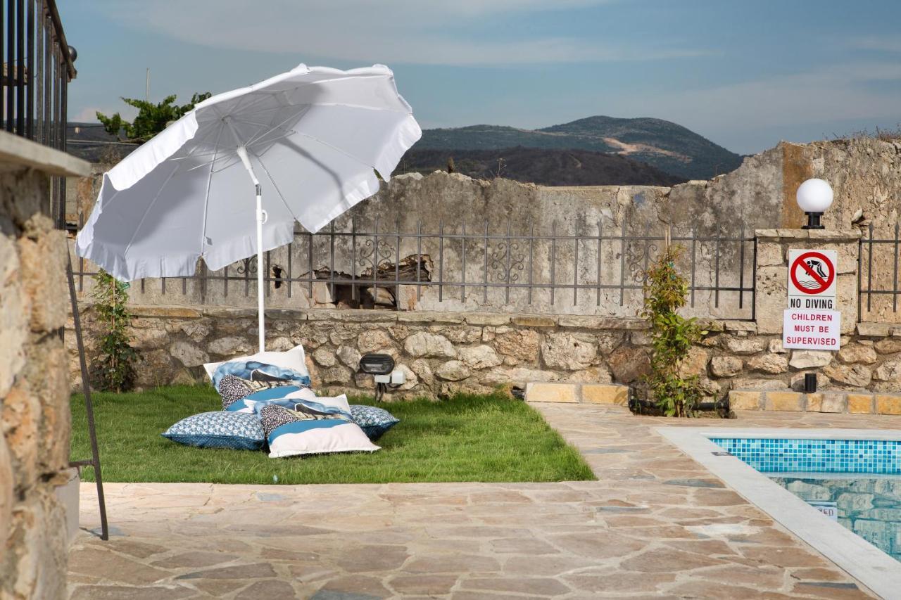 Villa Provenza Anafonítria Eksteriør billede