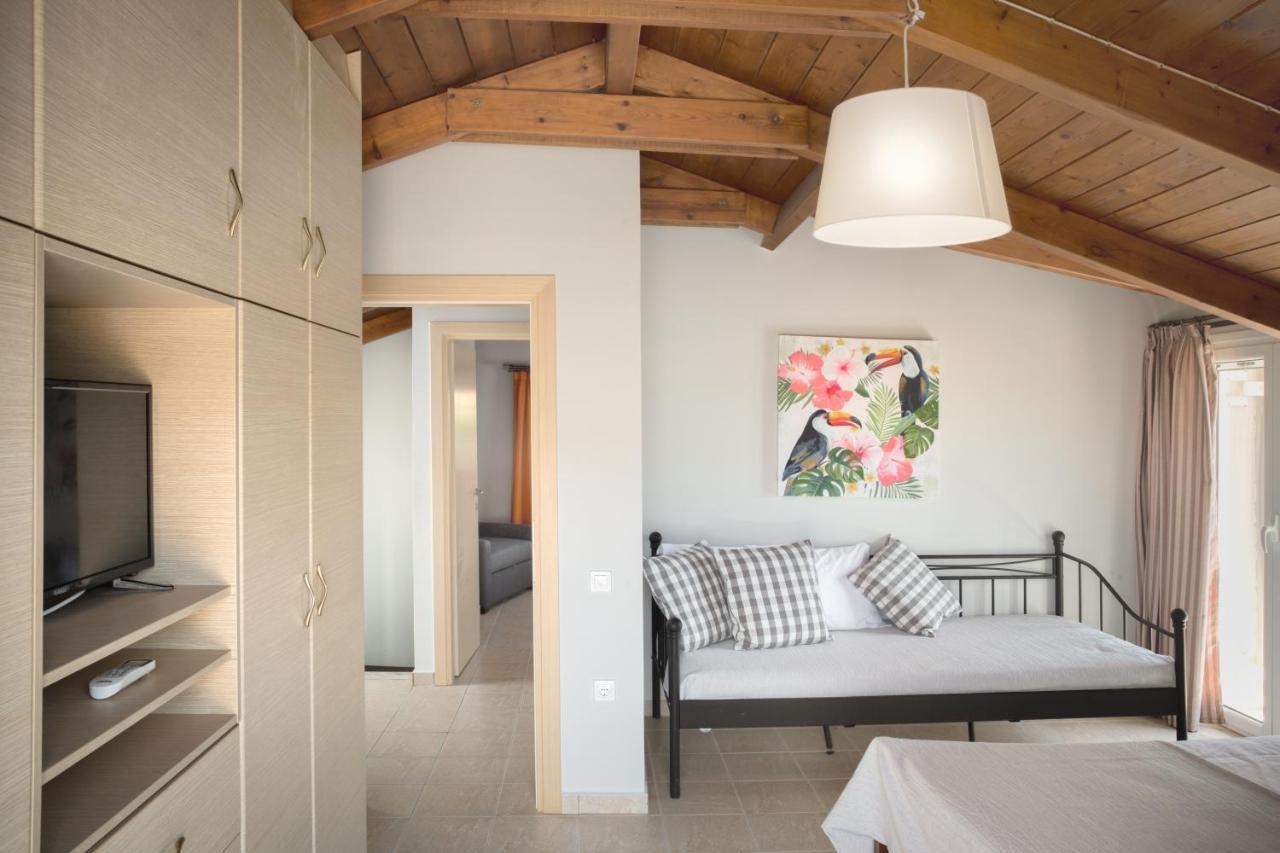 Villa Provenza Anafonítria Eksteriør billede